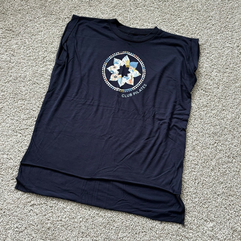Club Pilates Muscle tShirt Sz S